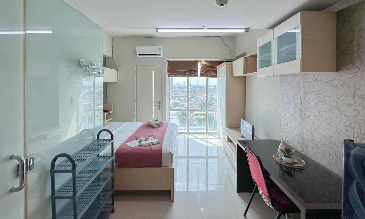 Siwalankerto Apartment | Classic And Compact Studio At The Square Surabaya Apartment