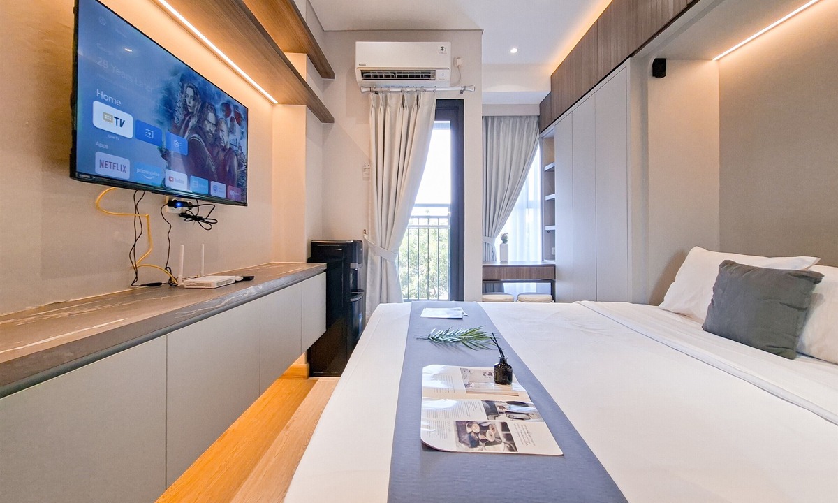 Ciputat Apartment | Modern And Warm Studio At Apartment Transpark Bintaro