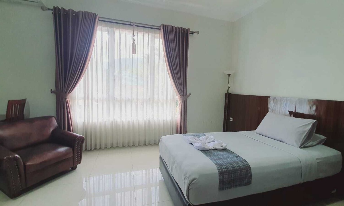 Cisarua Hotel | Aries Biru Hotel & Villa
