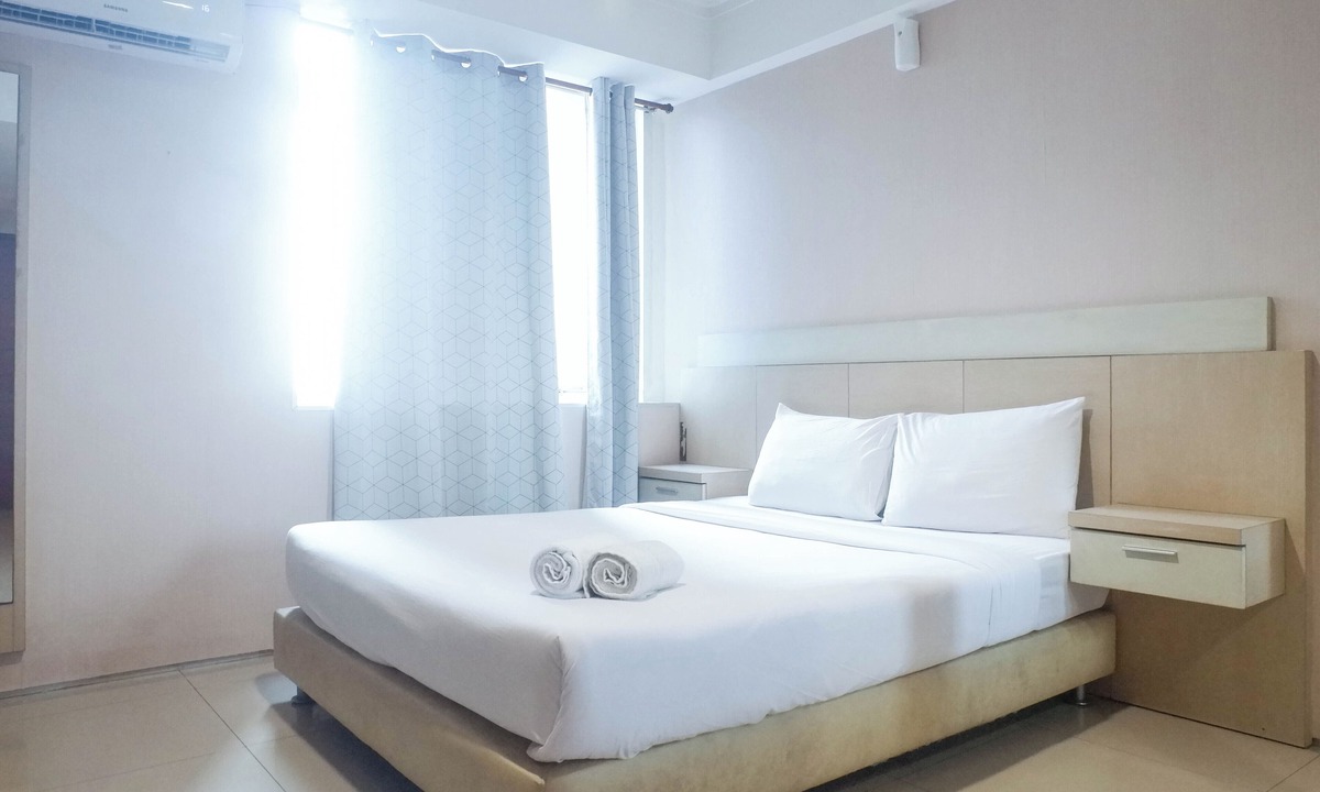 Siwalankerto Apartment | Best Price Studio Near Petra University At High Point Serviced Apartment