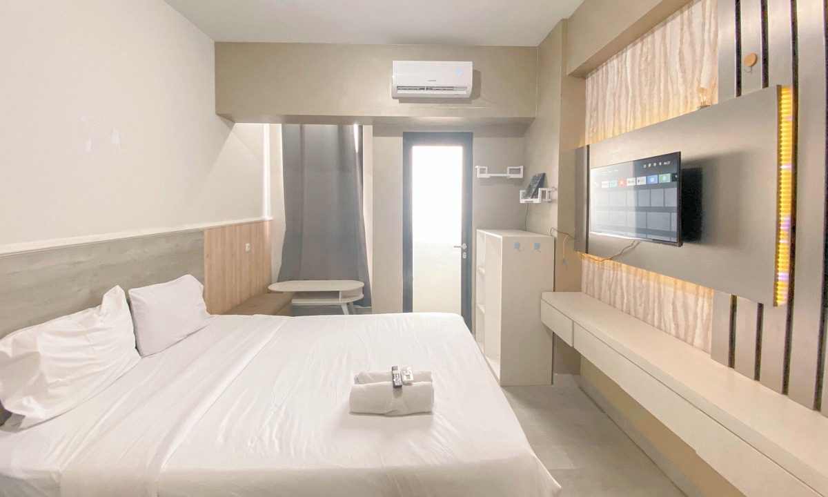 Jatingaleh Apartment | Well Furnished Studio At The Alton Apartment