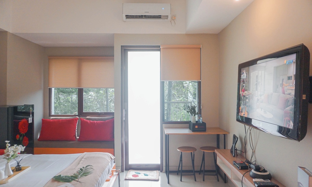 Duren Sawit Apartment | Cozy Studio Apartment At LRT City Jatibening
