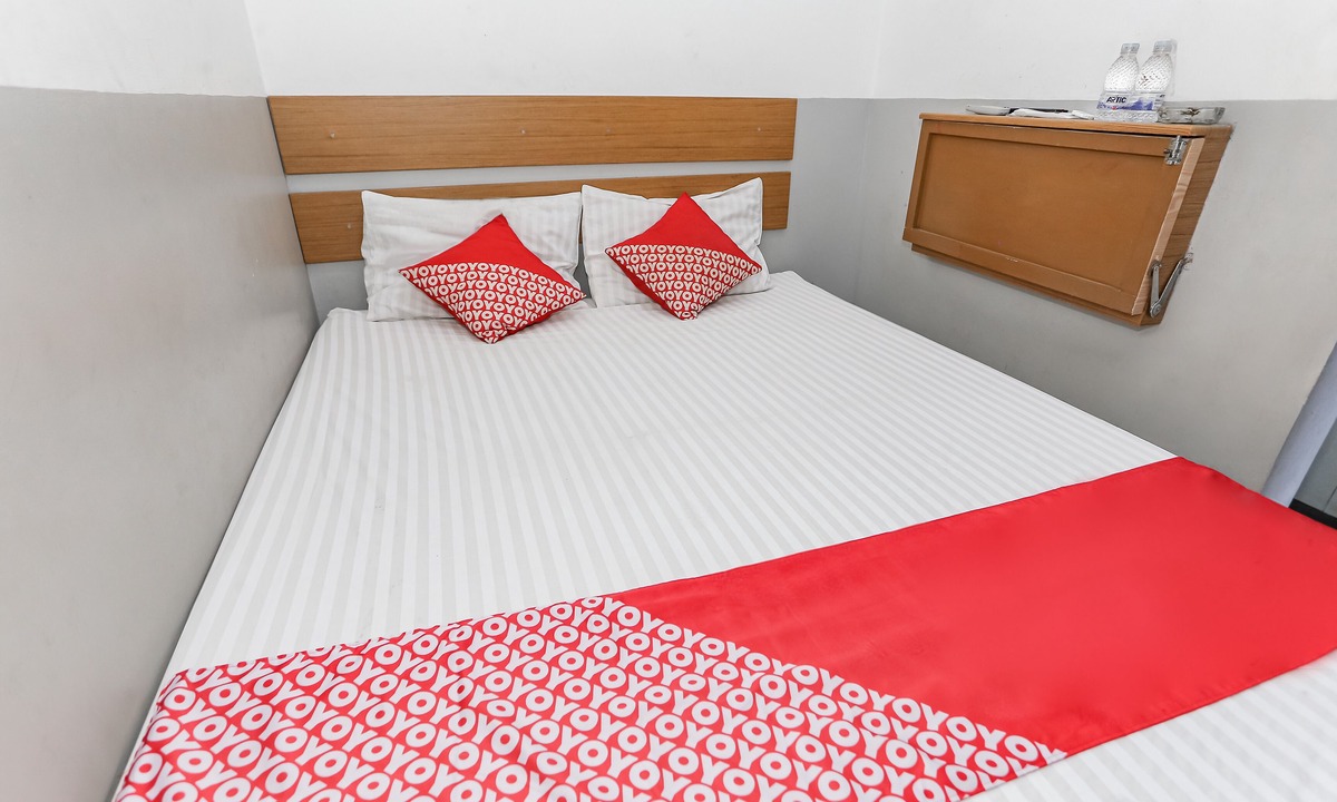 Ciledug Hotel | OYO 93584 RukotelNearICE BSD