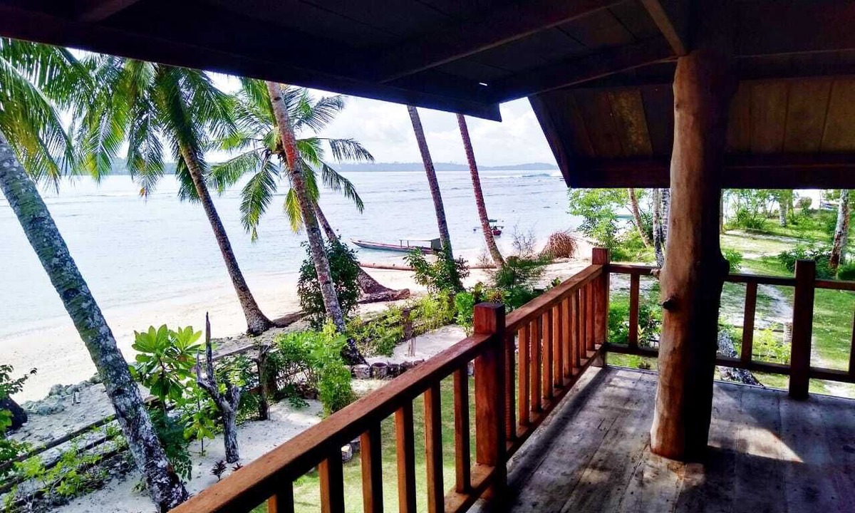 Pulau Masokut House | Mentawai Balcony