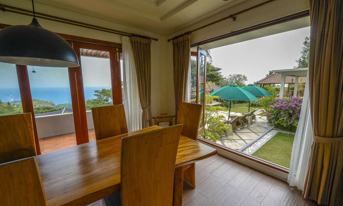 Senggigi Hotel | Villa Karingal