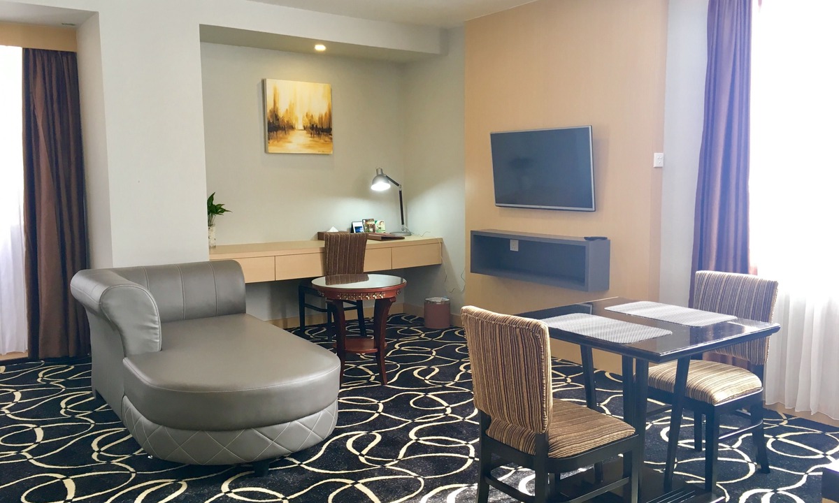 Lubuk Baja Hotel | Planet Holiday Hotel & Residence