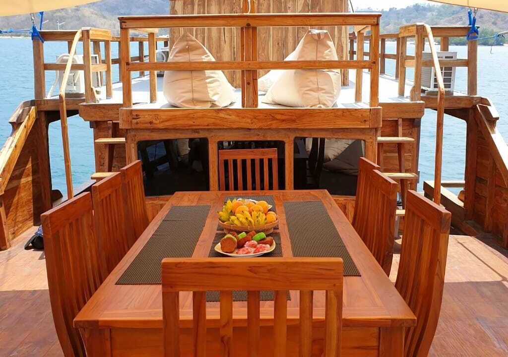 Labuan Bajo Boat Rental | Komodo Cruise Boat