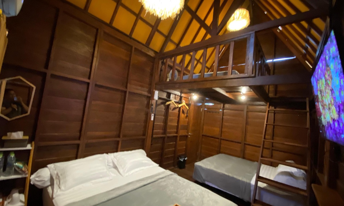 Depok Villa | Tropical House and Mini Golf Yogyakarta