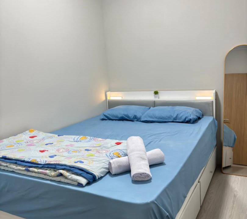 Lubuk Baja Apartment | Family 2BR Apartment 2 Queen Beds Near Mall