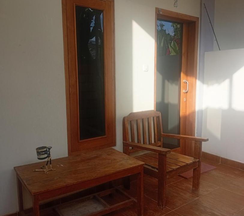 Hu'u Bed & Breakfast | Mamat warung bed & breakfast