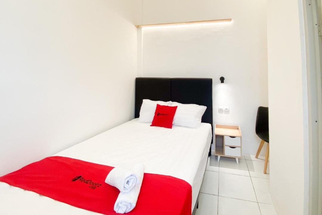 Prigen House | RedDoorz at Jl Raya Pasuruan