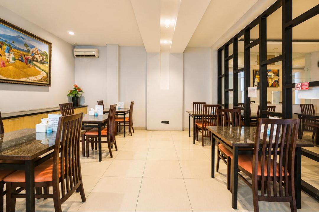 Surabaya Hotel | Townhouse Oak Hotel Niaga Surabaya
