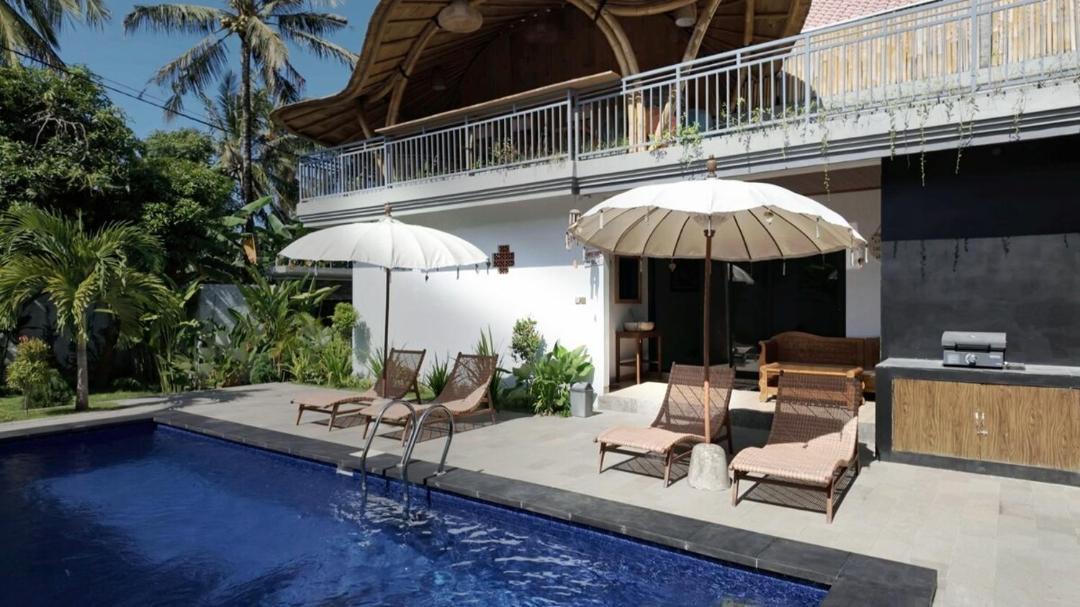 Gretek Villa | 5BR Luxury Villa Near Beach in Sambirenteng