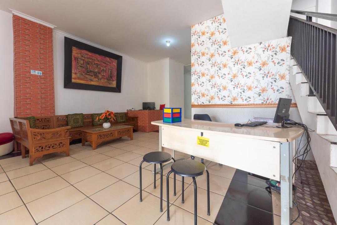 Blimbing Hotel | RedDoorz near Plaza Araya Malang