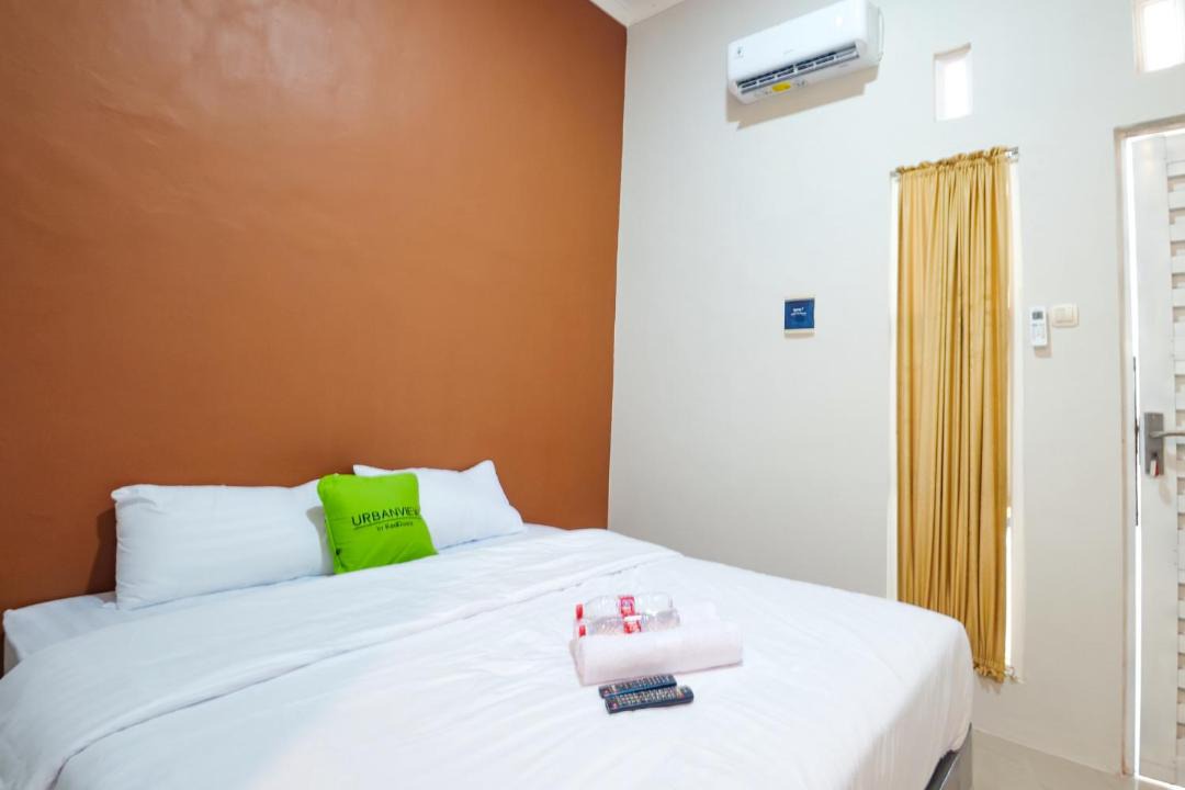 Pati Hostel | Urbanview Wisma Tentrem Syariah near RS KSH