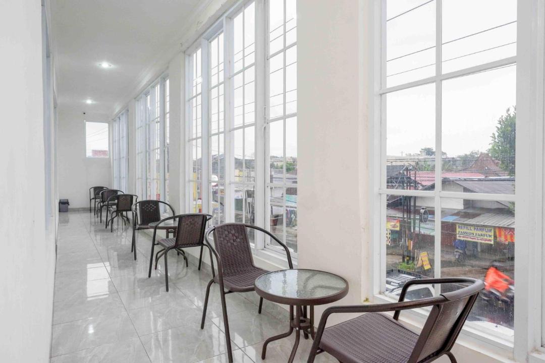 Purwokerto Hotel | RedDoorz near Rita Super Mall Purwokerto