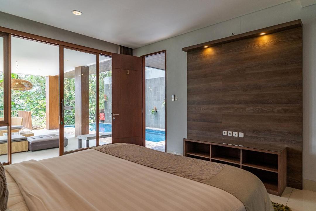 Bandung Villa | Anindya Hill View Villa 7 Bedrooms With a Private Heated Swimming Pool and a Billiard Table