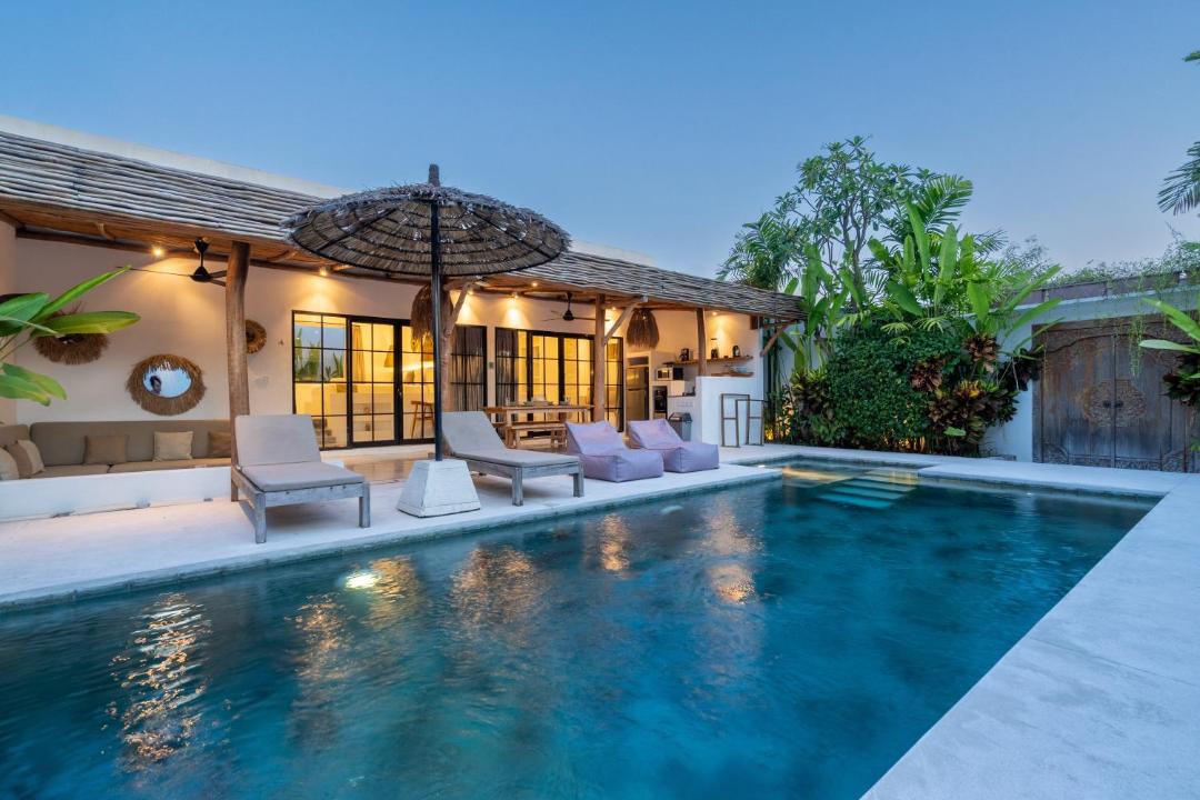 Beraban Villa | Villa Ruta I - Sumptuous 2BR Luxury Villa next to Luna Beach Club and Nyanyi Beach