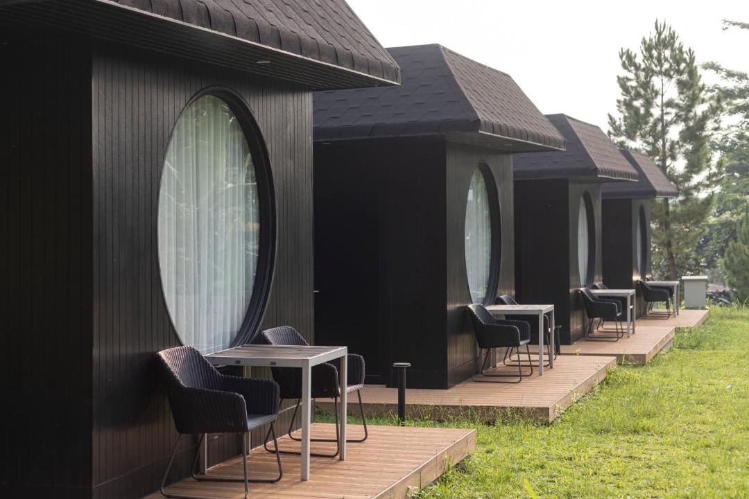 Sukaraja Hotel | Cabin at ARTOTEL Pelangi Park