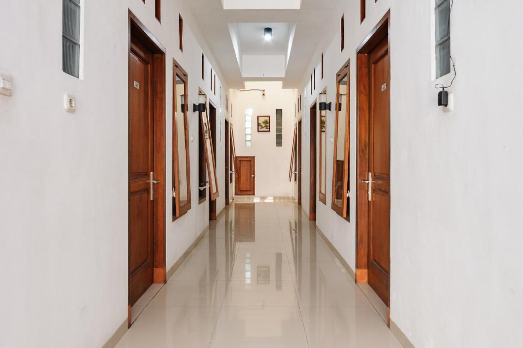 Malang Hotel | RedDoorz @ Jalan Danau Limboto
