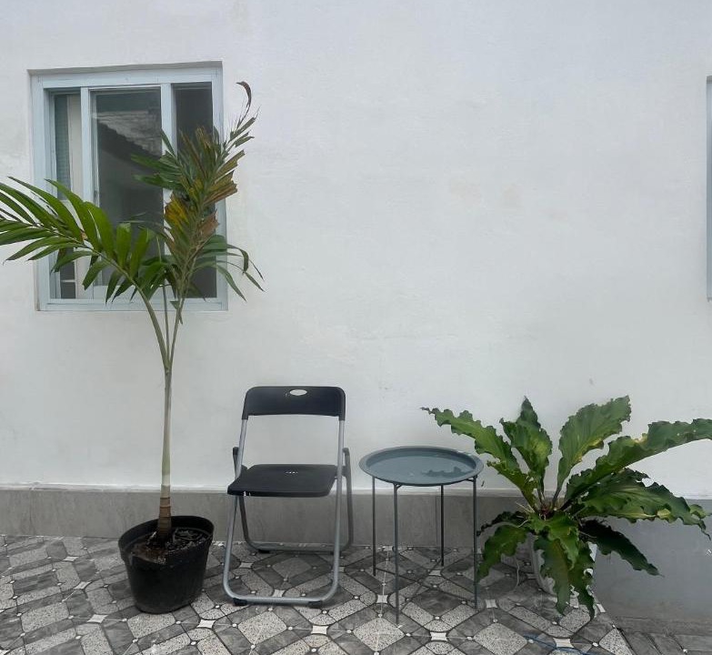 Jimbaran Bay House | Guesthouse walking distance to Beach with share kitchen