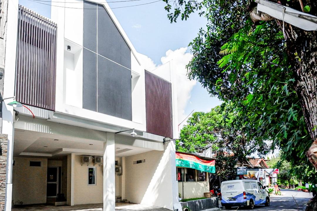 Catur Tunggal Hotel | RedDoorz near Ambarrukmo Plaza Mall