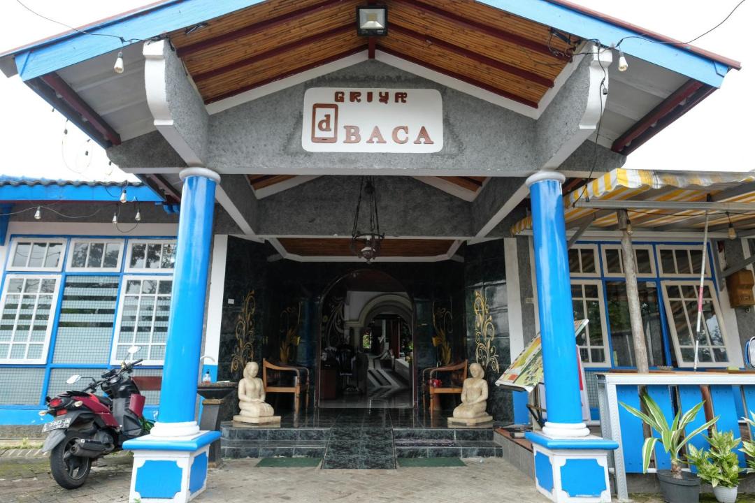 Oro Oro Ombo House | RedDoorz near Jawa Timur Park 1