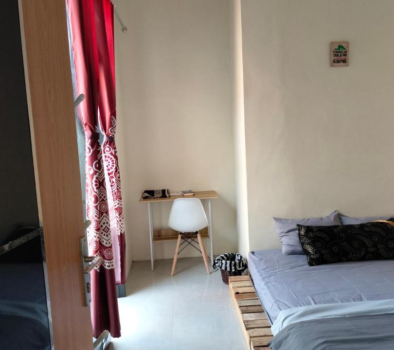 Madiun House | Taman Salak Homestay -5BR Entire House