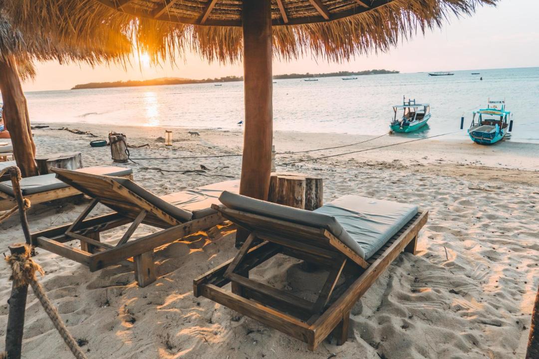 Gili Air Hotel | Villa Dot -Beach Front and private pool villa
