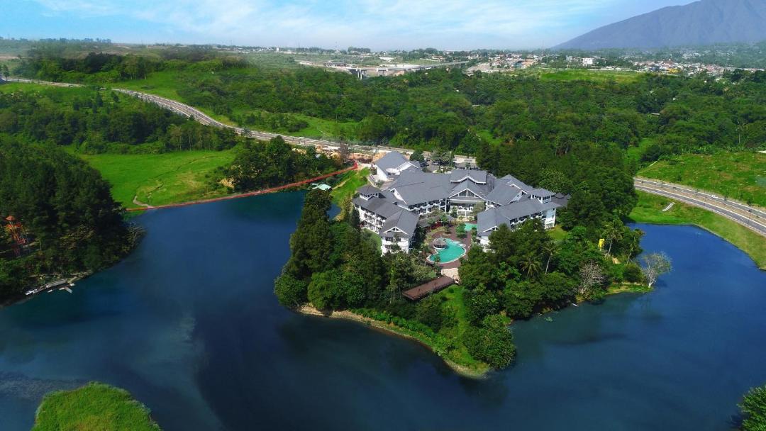 Wates Jaya Hotel | Lido Lake Resort by MNC Hotel