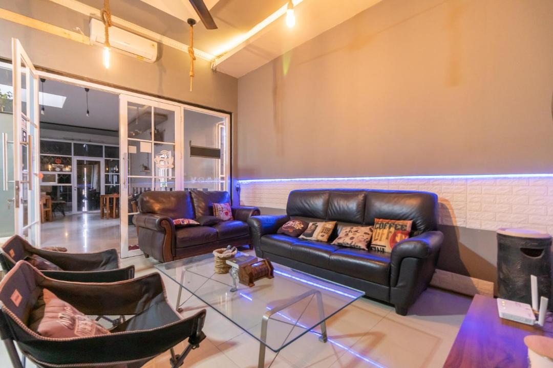 Jaka Sampurna Hotel | Safaraz Garden near Galaxy Bekasi Mitra RedDoorz