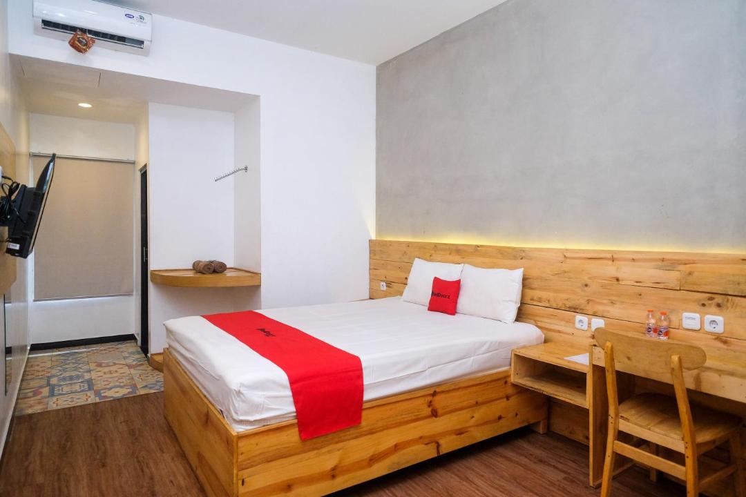 Klaten Hotel | RedDoorz @ Klaten City