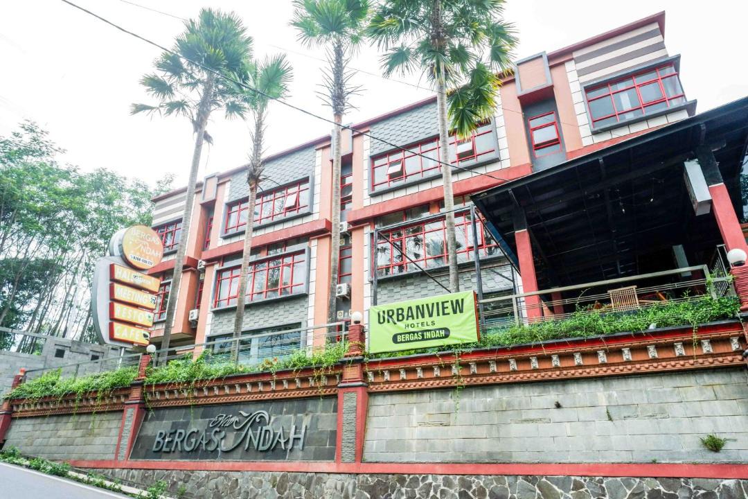 Bandungan Hotel | Urbanview Hotel Bergas Indah Bandungan by RedDoorz