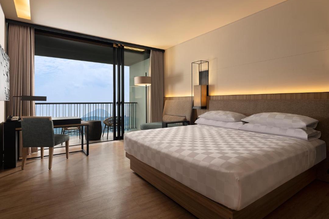 Gunung Geulis Hotel | Royal Tulip Gunung Geulis Resort and Golf