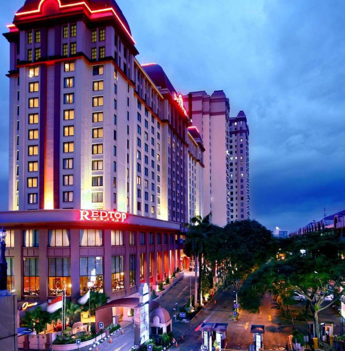 Gambir Hotel | Redtop Hotel & Convention Center