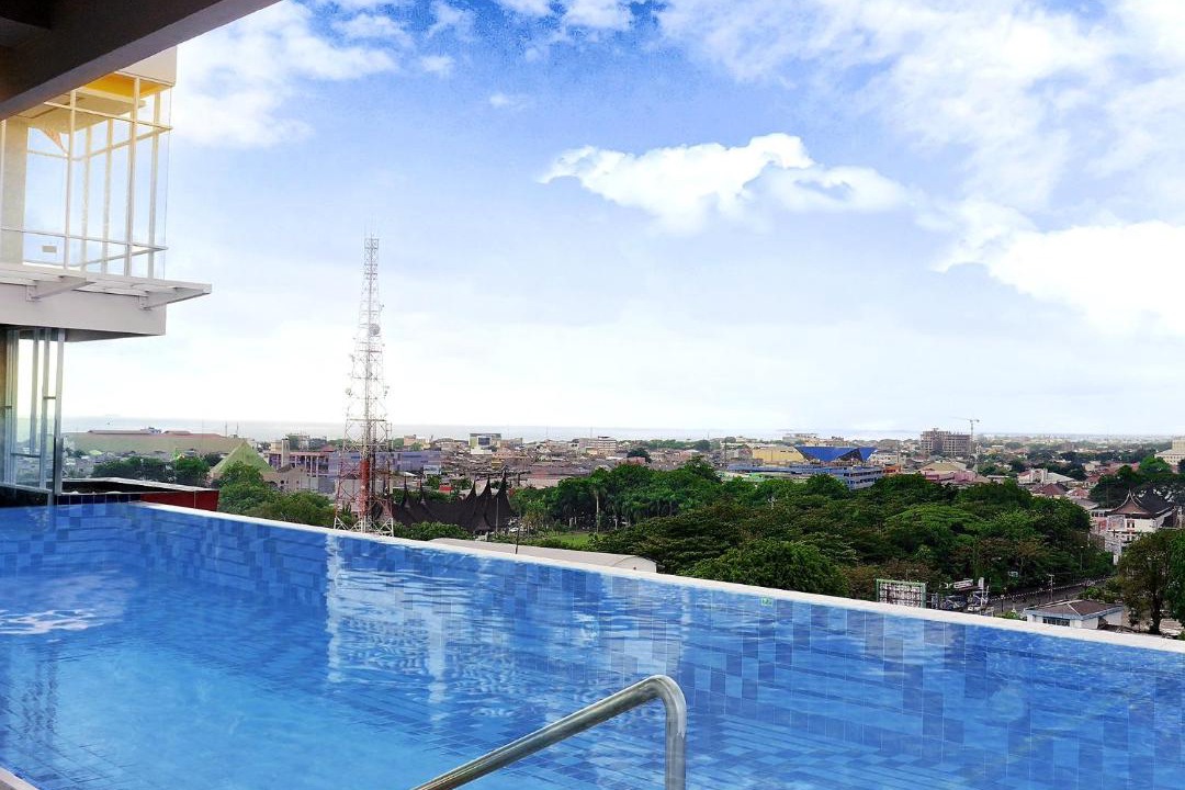 Padang Hotel | The ZHM Premiere Padang