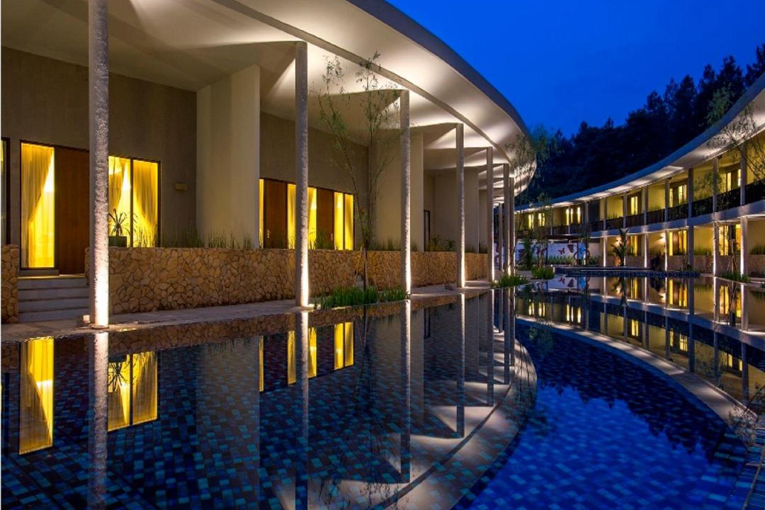 Sukaraja Hotel | Nawana Sentul City by Alana