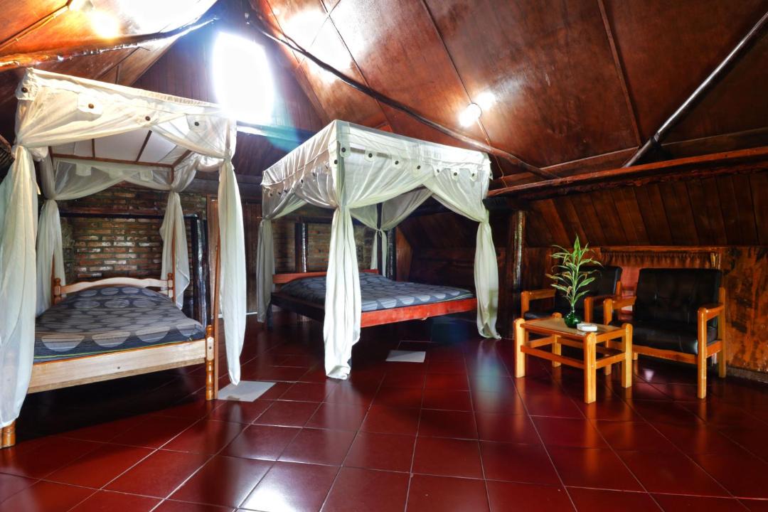 Tuk Tuk House | Bagus Bay Homestay