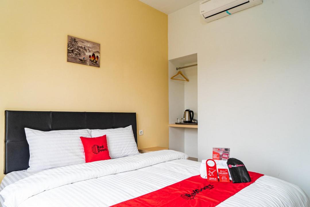 Serpong House | RedDoorz Plus near Teras Kota 3