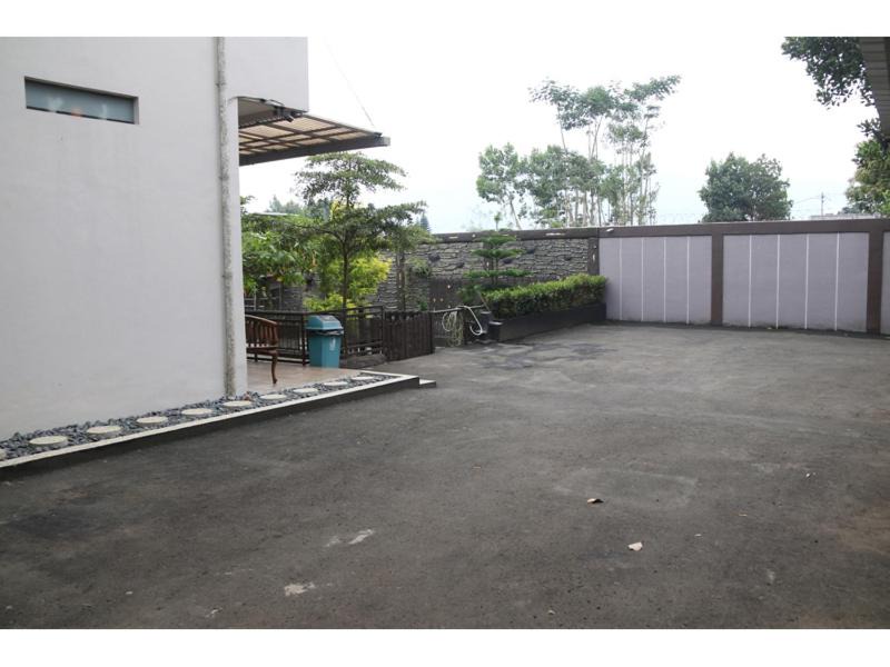 Lembang House | Mj's Guesthouse Dog Lovers
