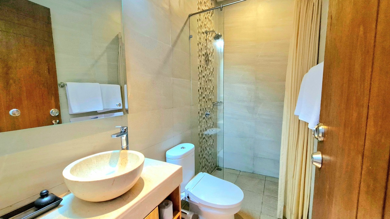 Photo of Bathroom in Kartika Plaza