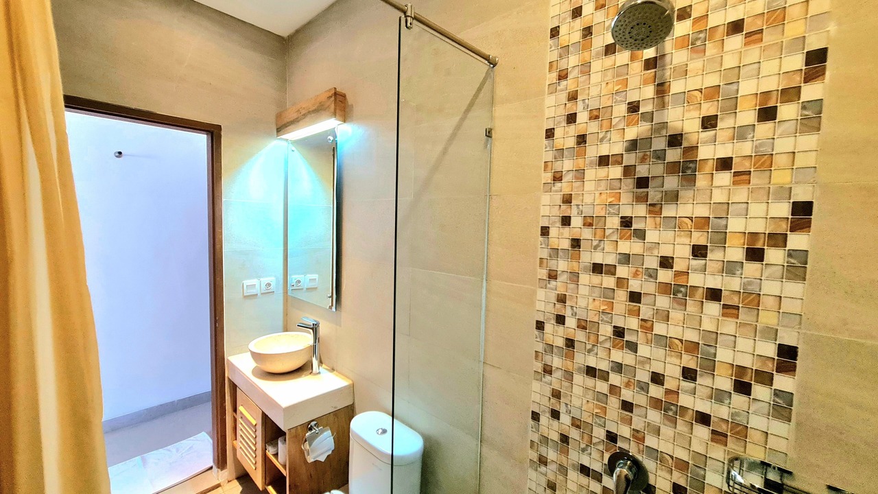 Photo of Bathroom in Kartika Plaza