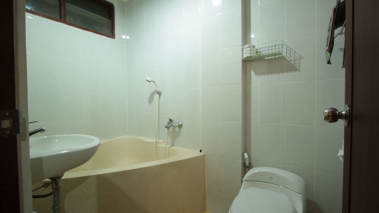 Photo of Bathroom in Kartika Plaza