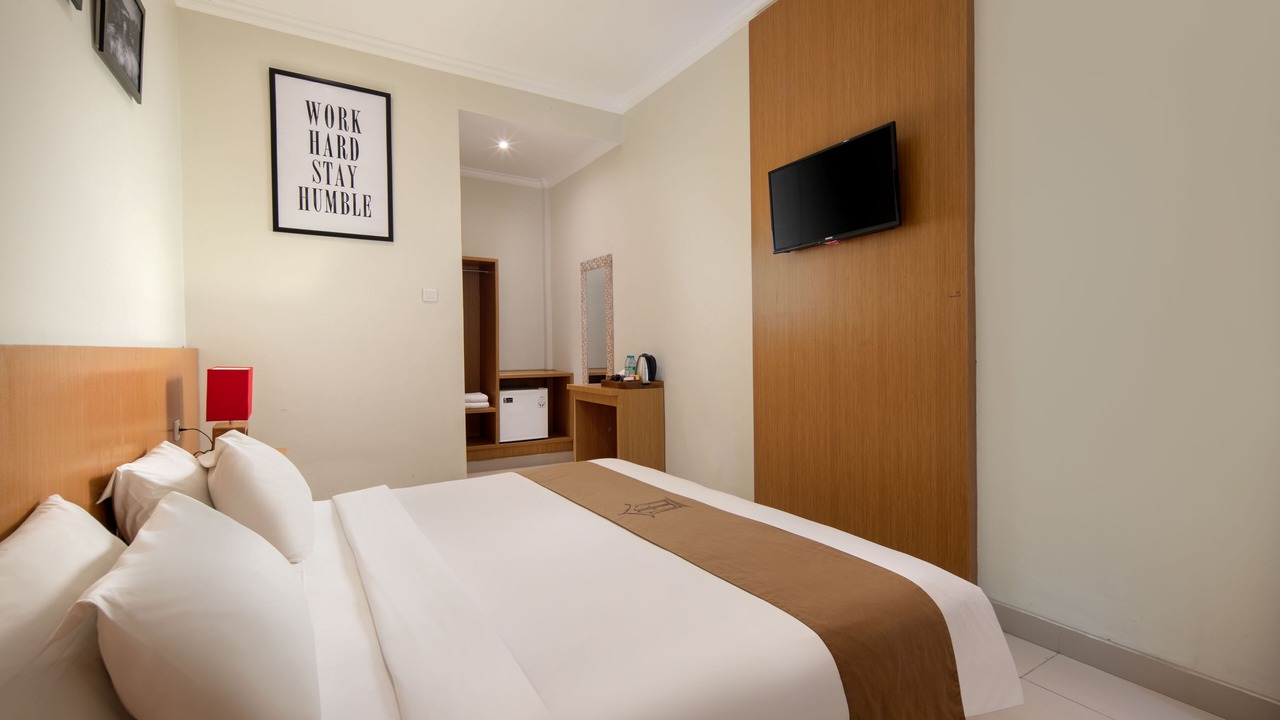 Photo of Bedroom in Kartika Plaza