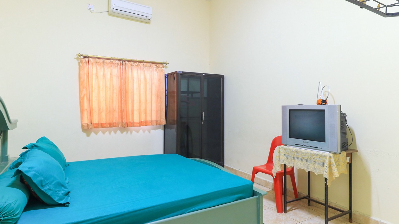 Photo of Bedroom in Biringkanya