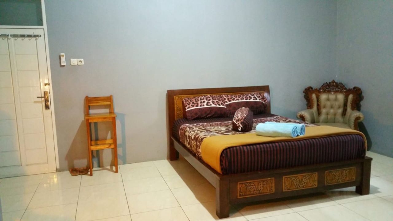 Photo of Bedroom in Biringkanya