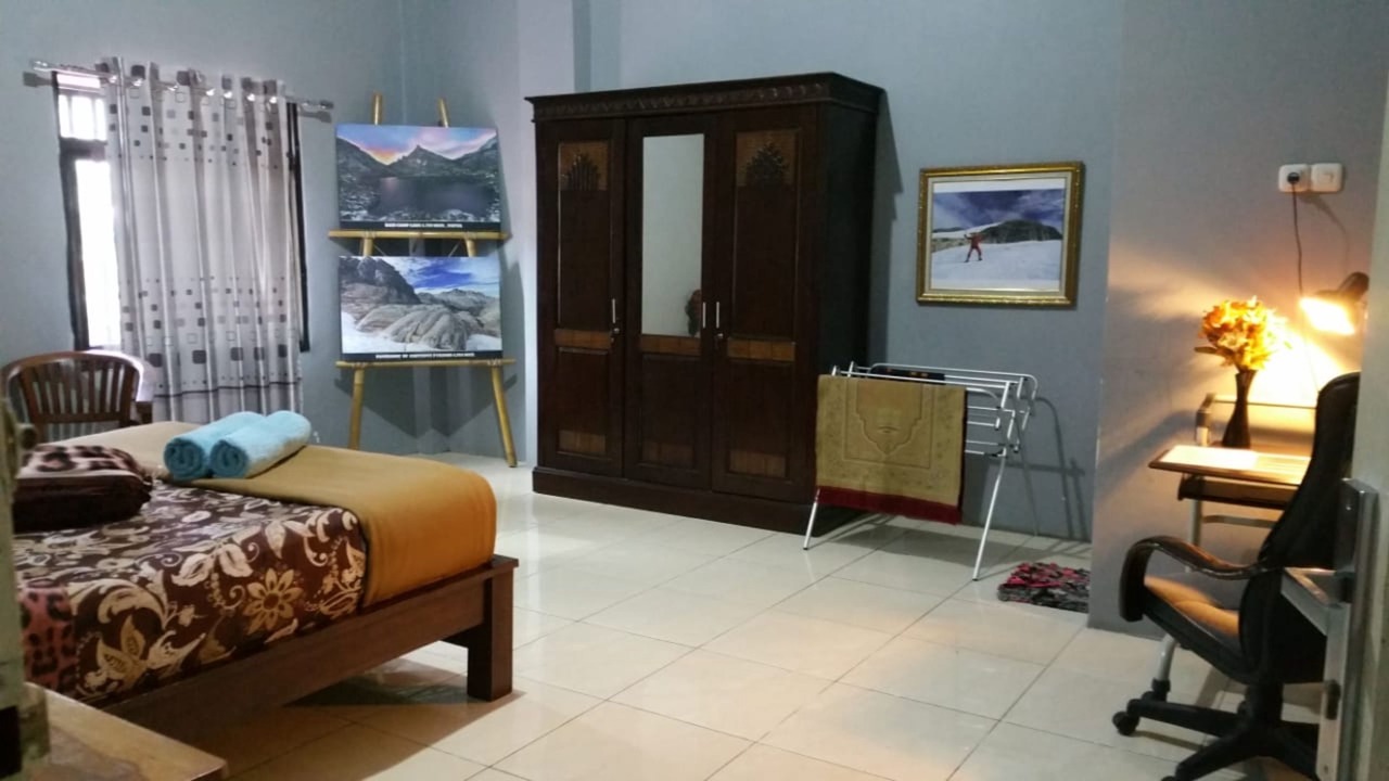Photo of Bedroom in Biringkanya