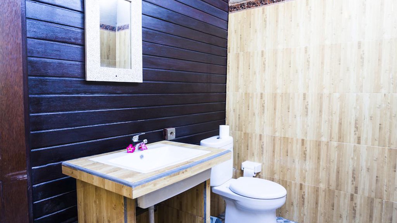 Photo of Bathroom in Mushroom Bay