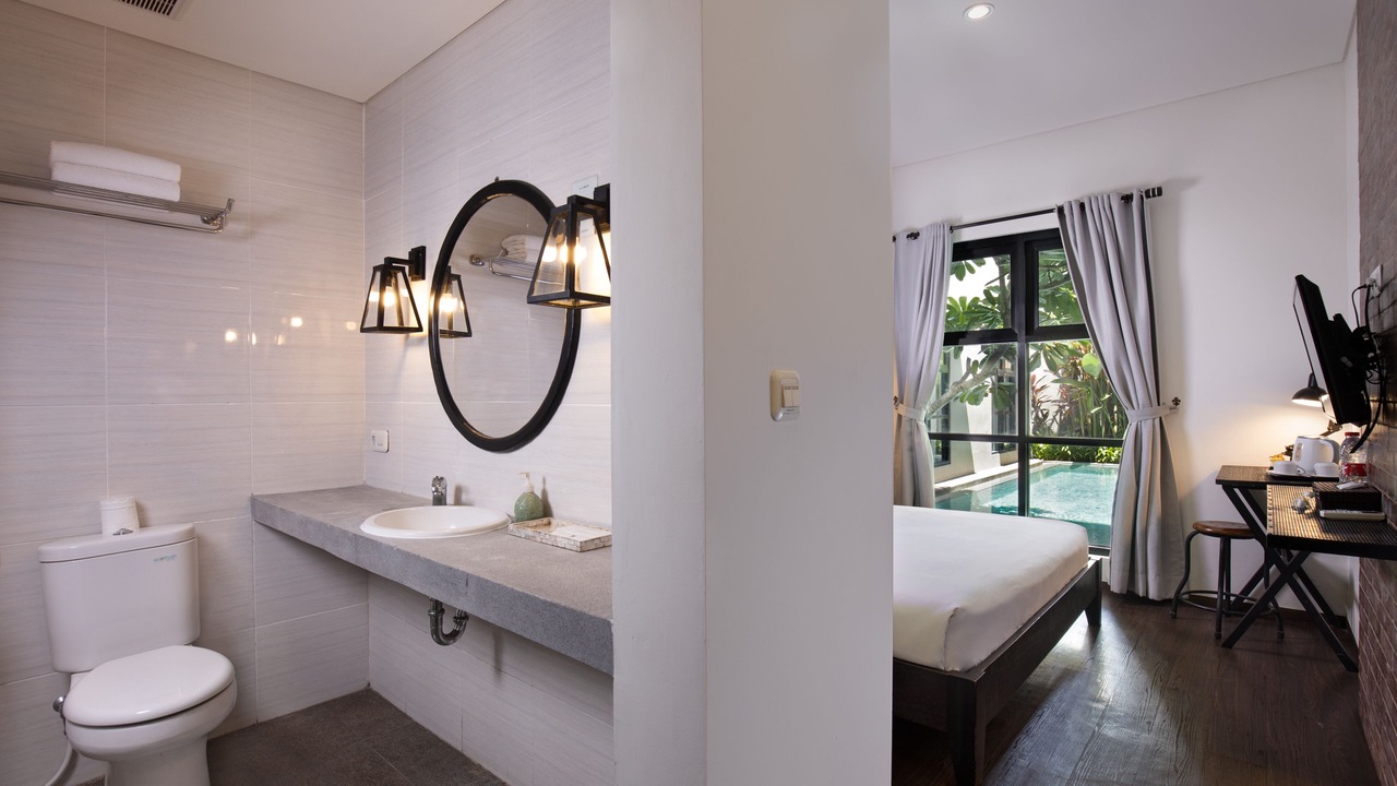Photo of Bathroom in Sunset Road