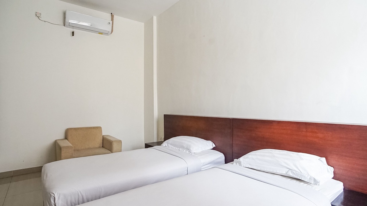 Photo of Bedroom in Kartika Plaza